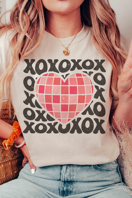 Plus Size - XOXO Groovy Heart Graphic T-Shirt - Minihomy