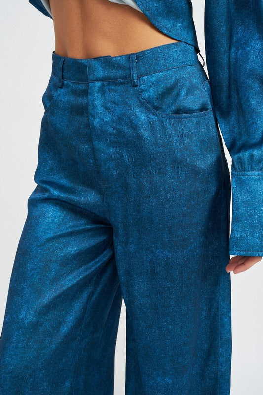 High-Waisted Pants with Wide Leg Opening - Minihomy
