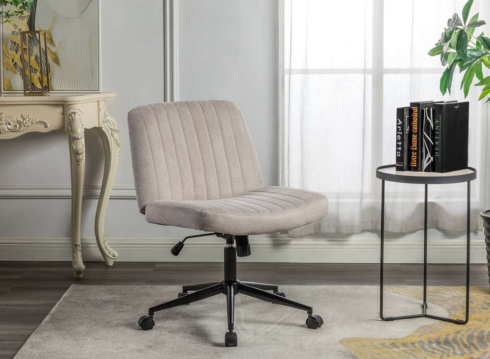 Ergonomic Swivel Office Chair - Wide, Comfortable & Adjustable