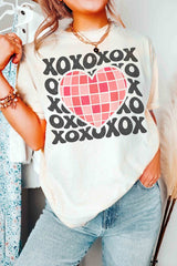 Plus Size - XOXO Groovy Heart Graphic T-Shirt - Minihomy