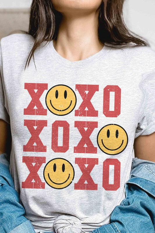 Plus Size - XOXO Happy Face Graphic T-Shirt - Minihomy