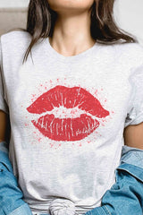 Plus Size - Valentine Kiss Graphic T-Shirt - Minihomy
