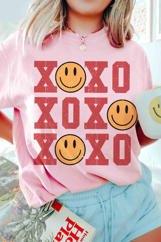 Plus Size - XOXO Happy Face Graphic T-Shirt - Minihomy