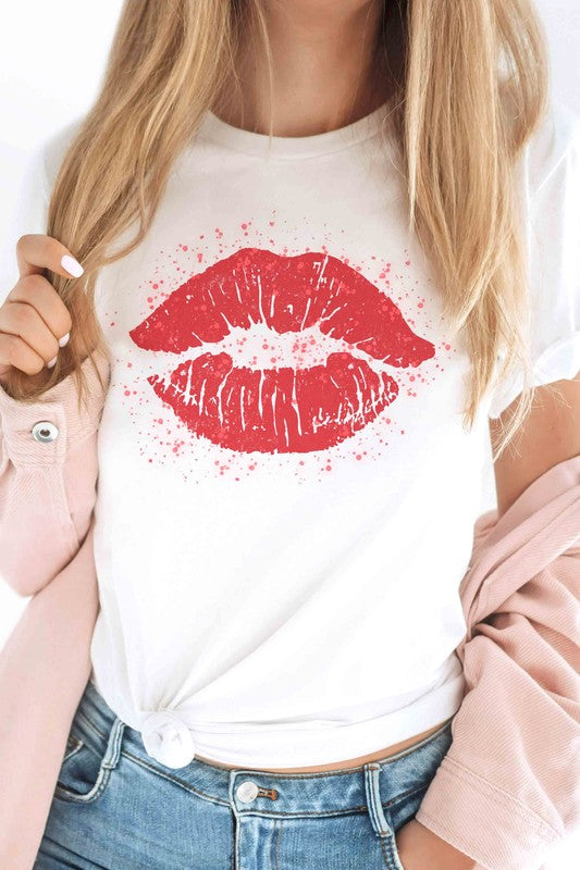 Plus Size - Valentine Kiss Graphic T-Shirt - Minihomy