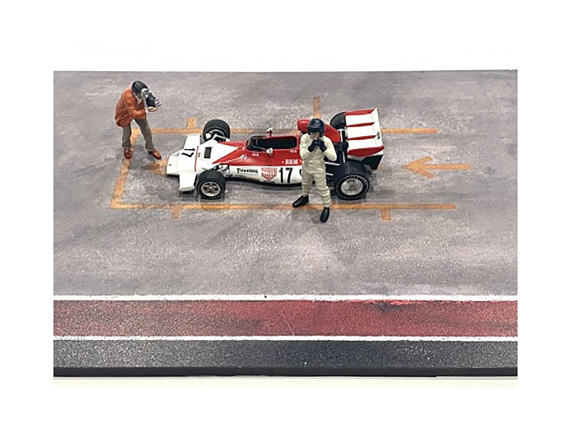 "Race Day" Two Diecast Figures Set 2 for 1/43 Scale Models by American Diorama - Minihomy