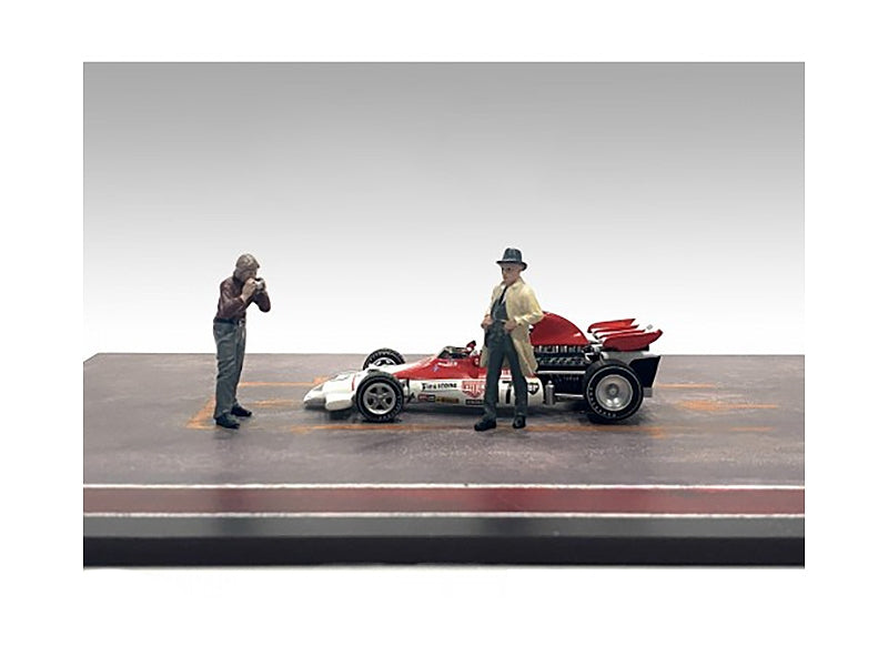 "Race Day" Two Diecast Figures Set 3 for 1/43 Scale Models by American Diorama - Minihomy