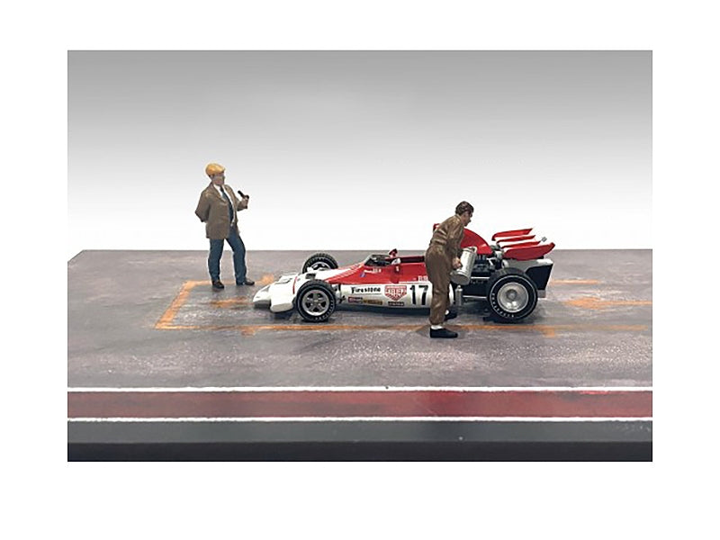 "Race Day" Two Diecast Figures Set 4 for 1/43 Scale Models by American Diorama - Minihomy