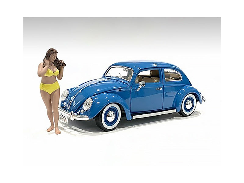 Beach Girl Amy Figurine for 1/24 Scale Models by American Diorama - Minihomy