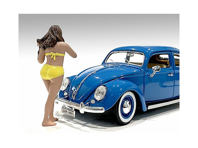 Beach Girl Amy Figurine for 1/24 Scale Models by American Diorama - Minihomy