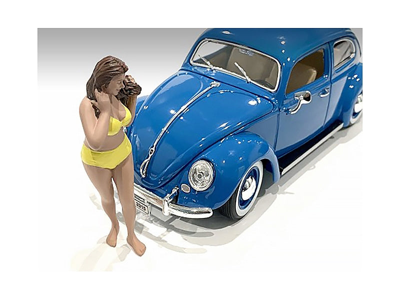 Beach Girl Amy Figurine for 1/24 Scale Models by American Diorama - Minihomy