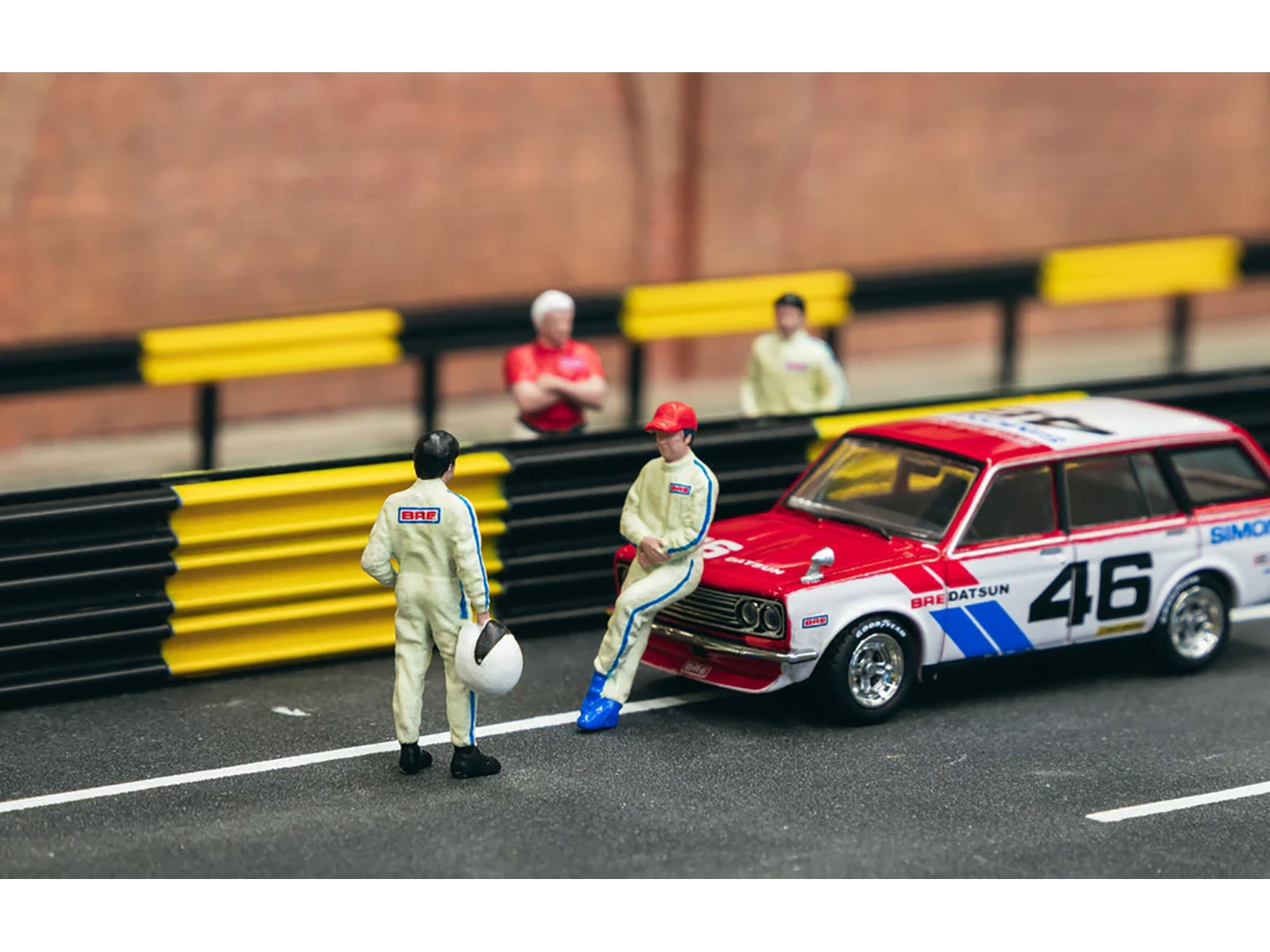 "Race Drivers" 4 Piece Diecast Figure Set "BRE" for 1/64 Scale Models by Tarmac Works & American Diorama - Minihomy