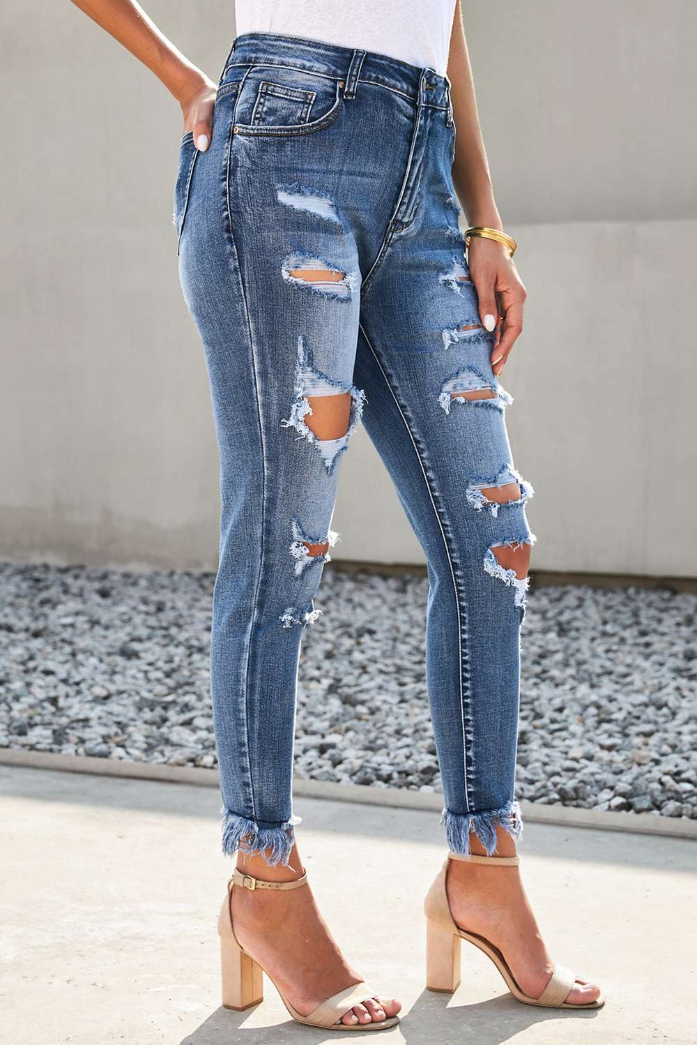 Distressed Frayed Hem Cropped Jeans - Minihomy